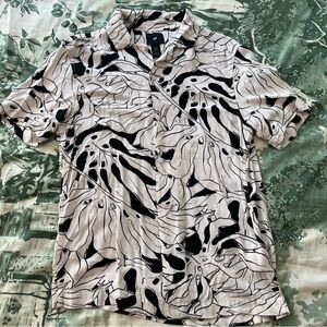 H&M Abstract Black & White Button Up